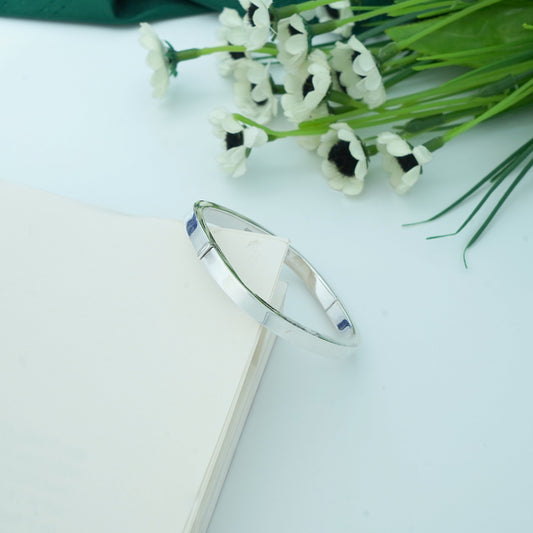 Sleek & Stylish Bangle