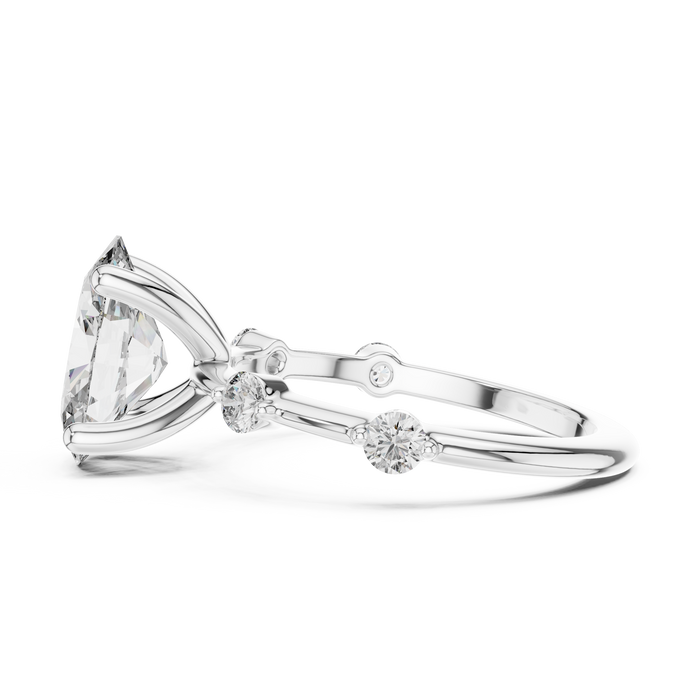 The Amethyste — Oval Trilogy Ring