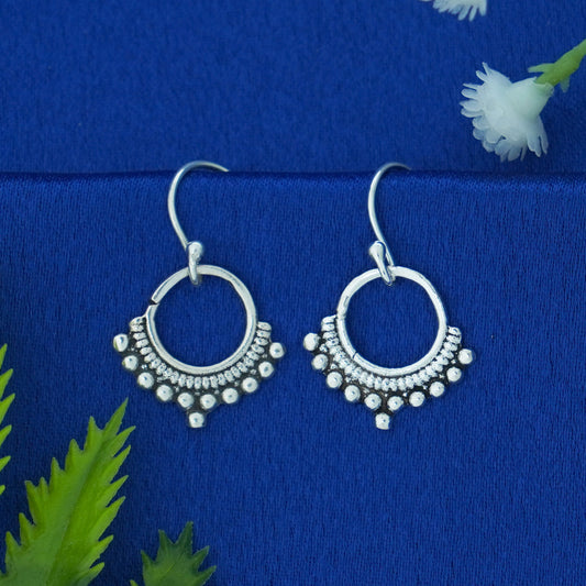Effortless Chic Dangler