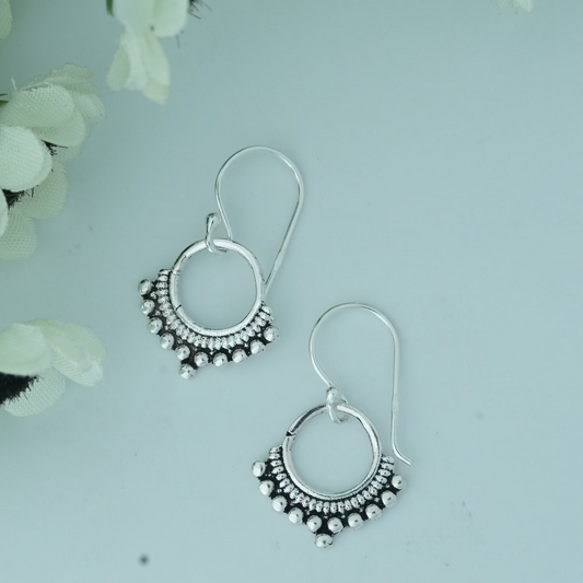 Effortless Chic: Silver 925 Minimalistic Dangler Earrings